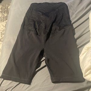Maternity biker shorts